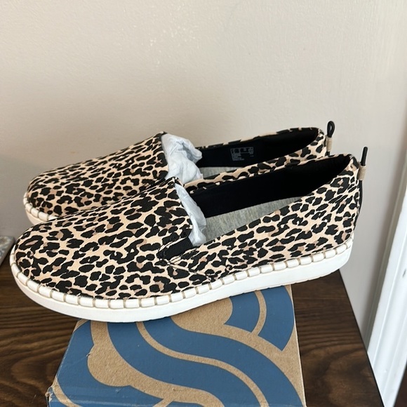 NEW Clarks Step Glow Jade Leopard Print 9 Wide - Picture 4 of 9